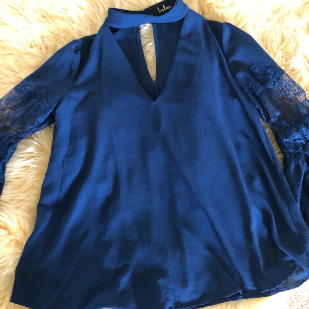 Lulu’s Long sleeve lace blue blouse
